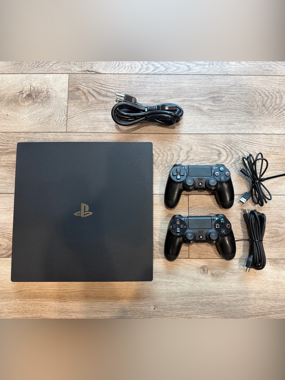 PS4 Pro Console Bundle (1TB *SSD*)